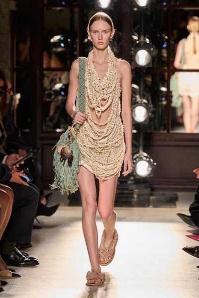 Look 42